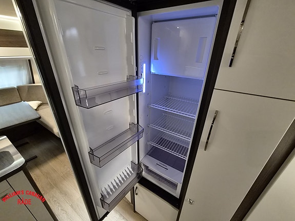 Hobby Prestige 720 WQC| Queensbed | Separat dusj | Stor rundsitter 17 of 25