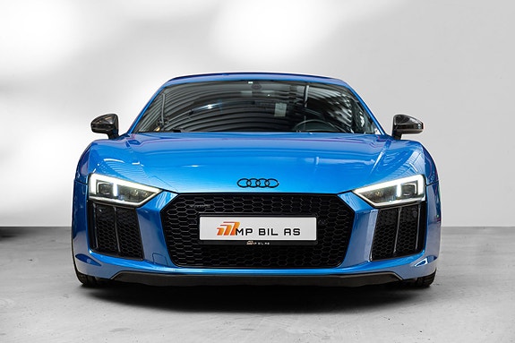 Audi R8 4 of 30