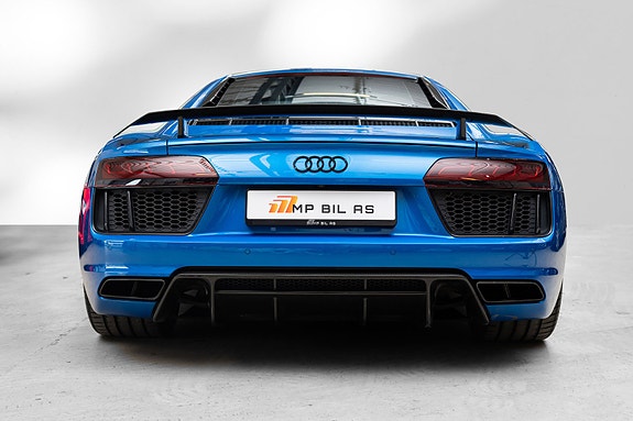 Audi R8 2 of 30