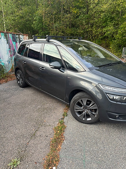Citroen Grand C4 Picasso 3 of 21