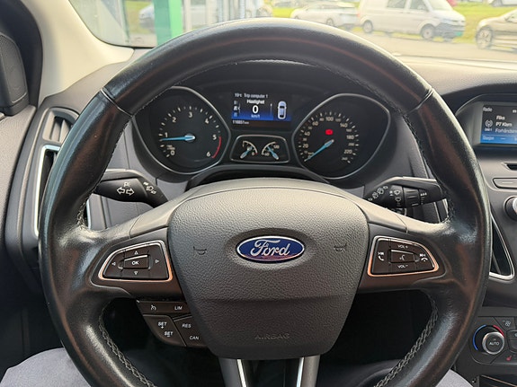 Ford Focus 8 of 22