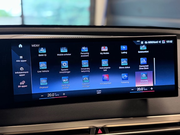 BMW iX 26 of 29