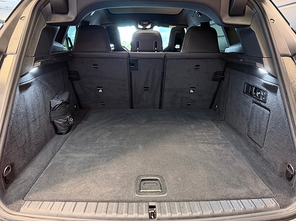 BMW iX 20 of 29
