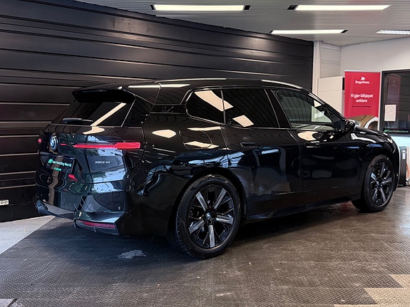 BMW iX 9 of 29