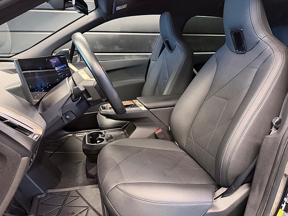 BMW iX 13 of 29