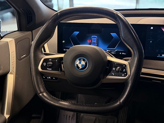 BMW iX 21 of 29