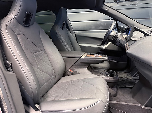 BMW iX 15 of 29