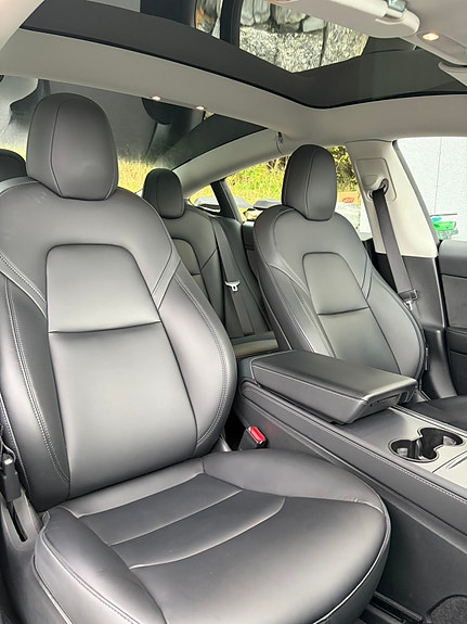 Tesla Model 3 11 of 12