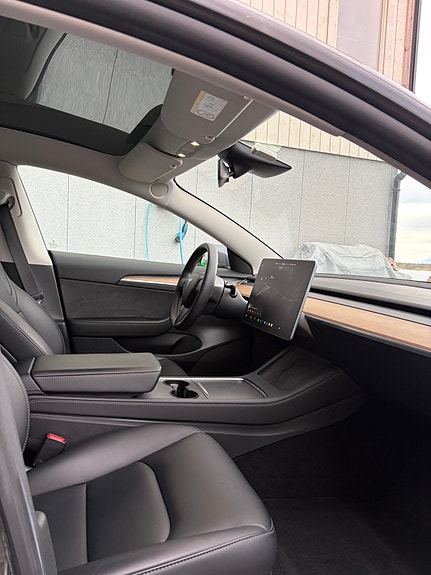 Tesla Model 3 10 of 12