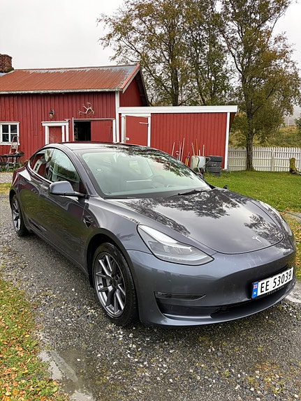 Tesla Model 3 2 of 12