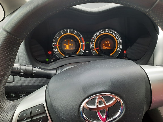 Toyota Auris 3 of 15
