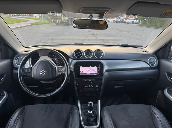 Suzuki Vitara 12 of 30