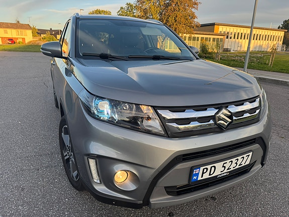 Suzuki Vitara 2 of 30