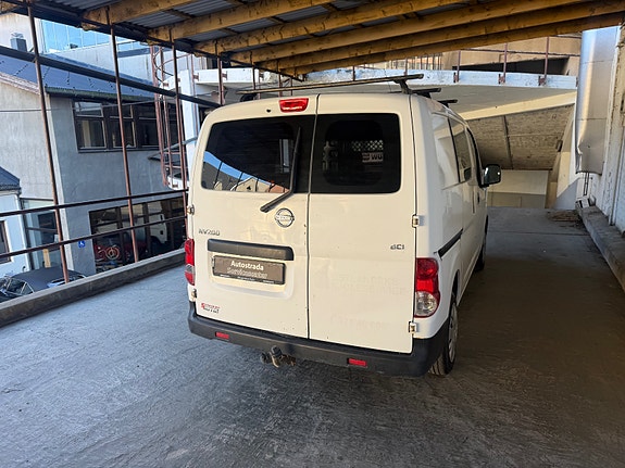 Nissan NV200 8 of 25