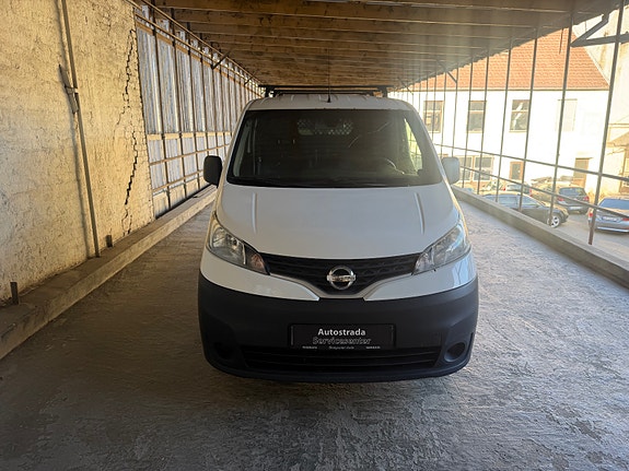 Nissan NV200 4 of 25