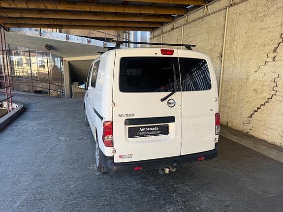 Nissan NV200 9 of 25