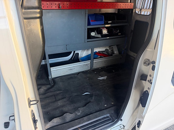 Nissan NV200 18 of 25