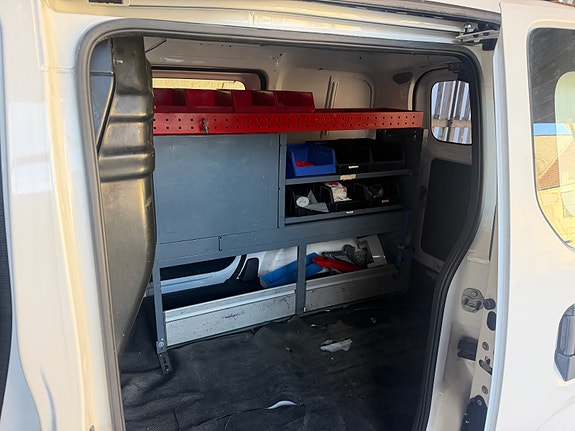 Nissan NV200 17 of 25