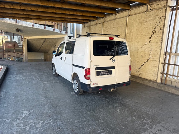 Nissan NV200 7 of 25