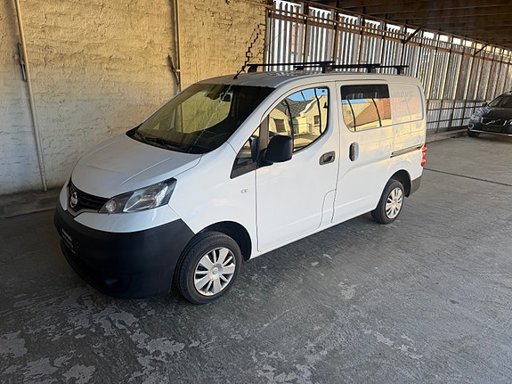 Nissan NV200 3 of 25