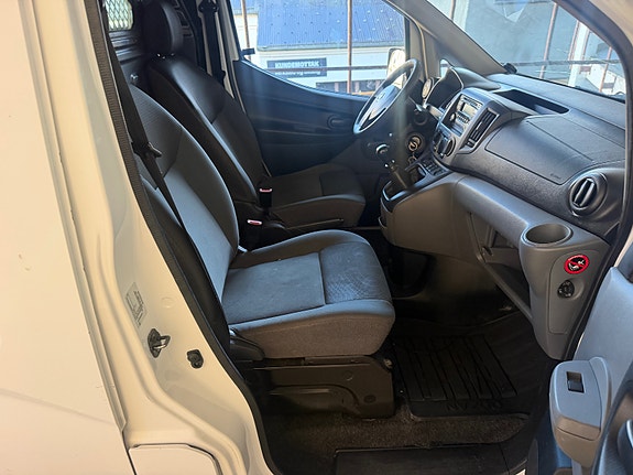 Nissan NV200 22 of 25