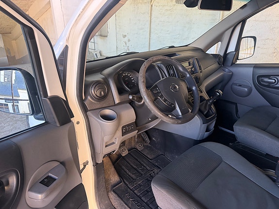 Nissan NV200 11 of 25