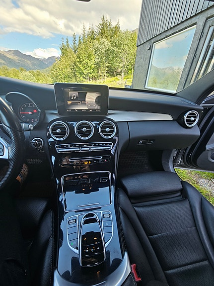 Mercedes-Benz C200 14 of 17