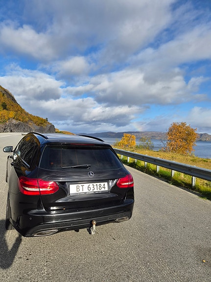 Mercedes-Benz C200 2 of 17