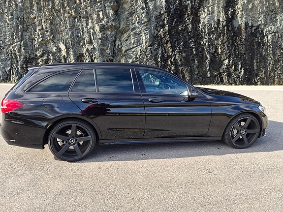 Mercedes-Benz C200 4 of 17