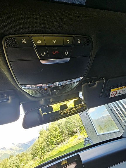 Mercedes-Benz C200 9 of 17