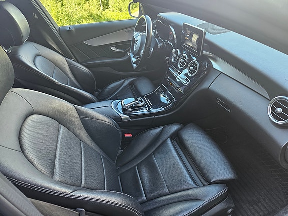 Mercedes-Benz C200 11 of 17