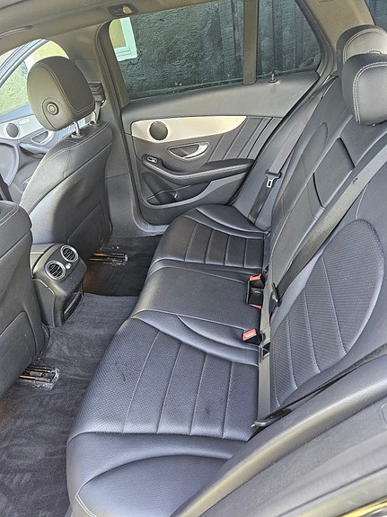 Mercedes-Benz C200 17 of 17