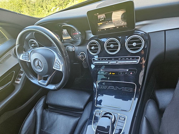 Mercedes-Benz C200 12 of 17