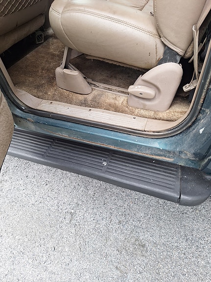 Chevrolet Suburban 8 of 13