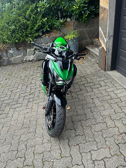 Kawasaki Z 800 2 of 5