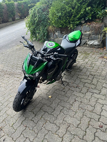 Kawasaki Z 800 3 of 5