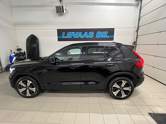Volvo XC40 5 of 21