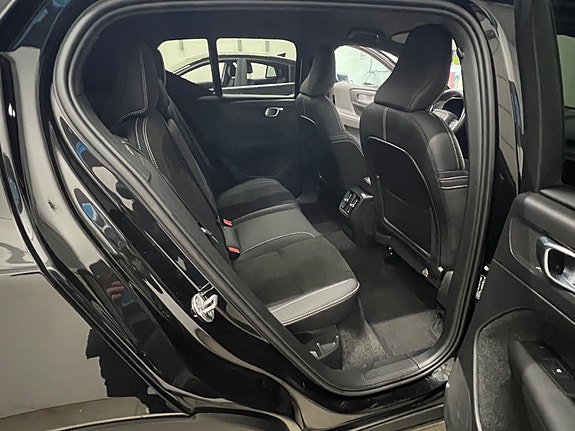Volvo XC40 11 of 21