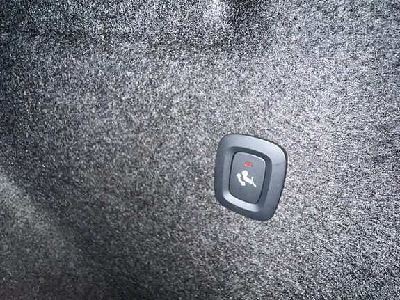 Volvo XC40 14 of 21