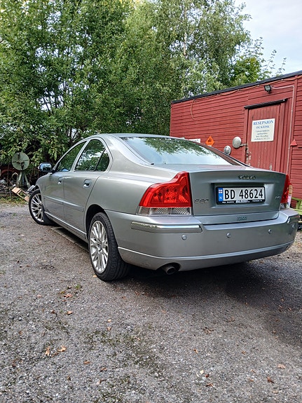 Volvo S60 2 of 18