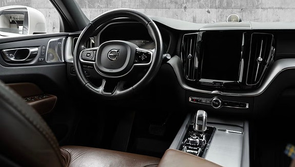 Volvo XC60 17 of 25