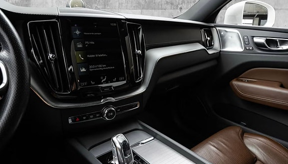 Volvo XC60 12 of 25