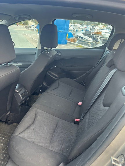 Peugeot 308 7 of 15