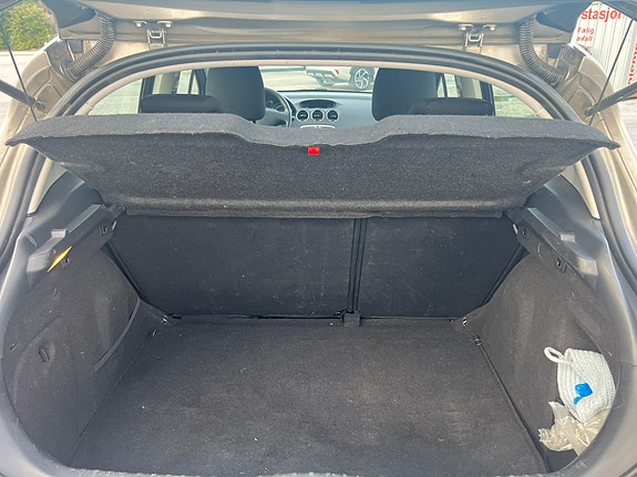 Peugeot 308 9 of 15