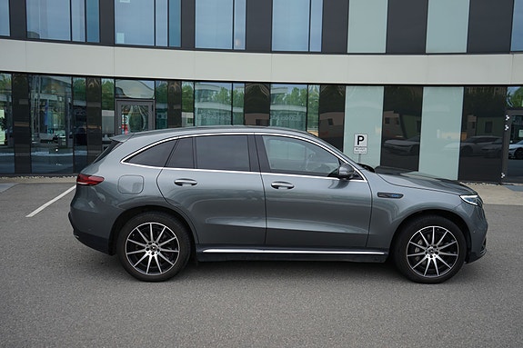 Mercedes-Benz EQC400 10 of 21
