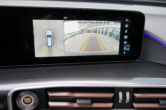 Mercedes-Benz EQC400 19 of 21