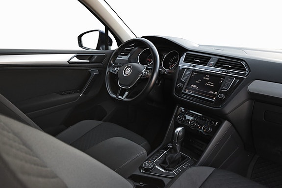 Volkswagen Tiguan 15 of 24