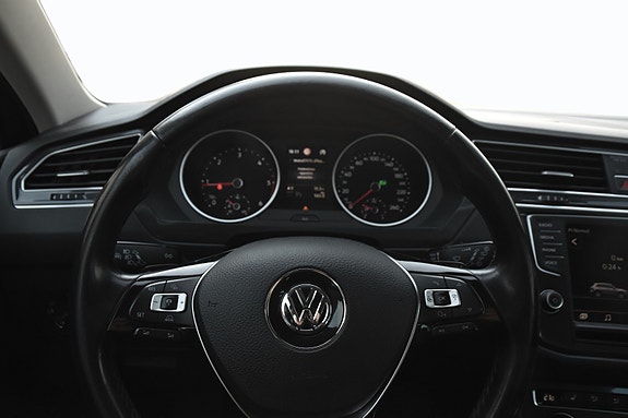 Volkswagen Tiguan 19 of 24