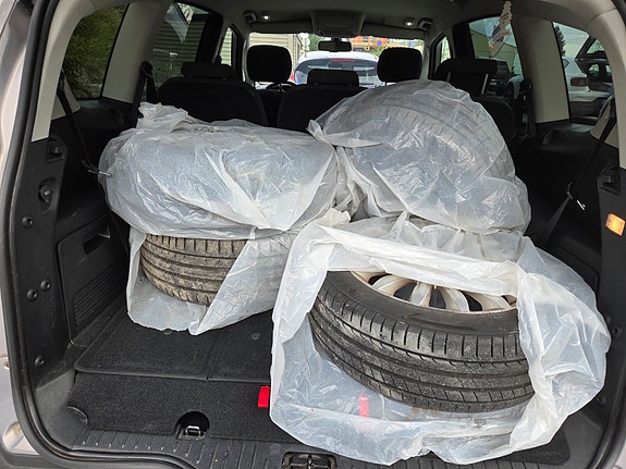 Ford S-MAX 25 of 25