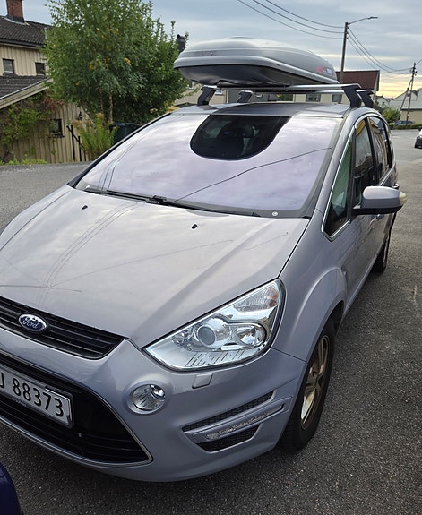 Ford S-MAX 8 of 25